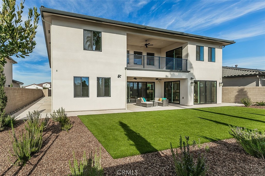 2315 E Courtside Dr, Fresno, CA 93730