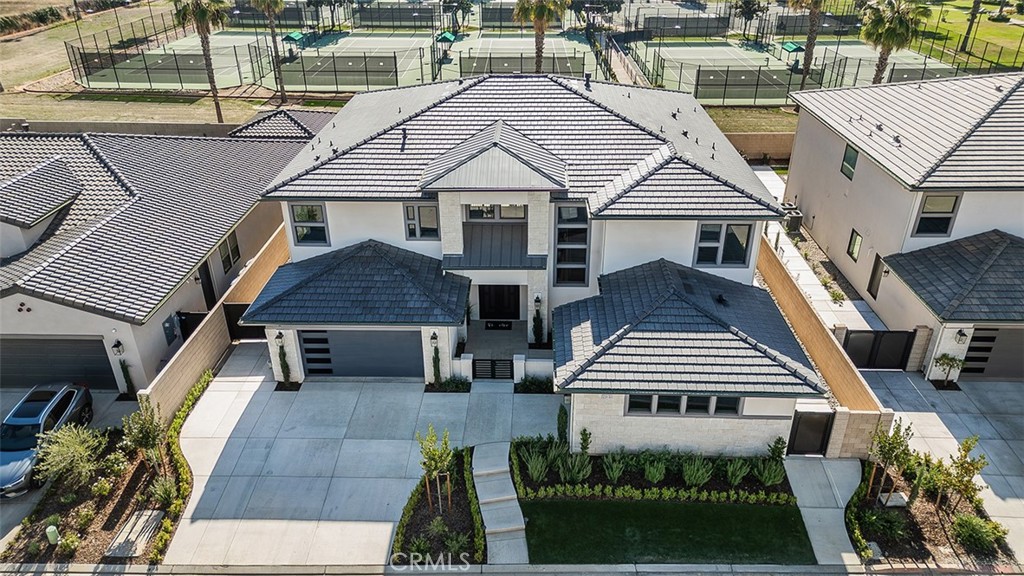 2315 E Courtside Dr, Fresno, CA 93730