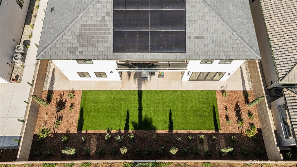 2315 E Courtside Dr, Fresno, CA 93730