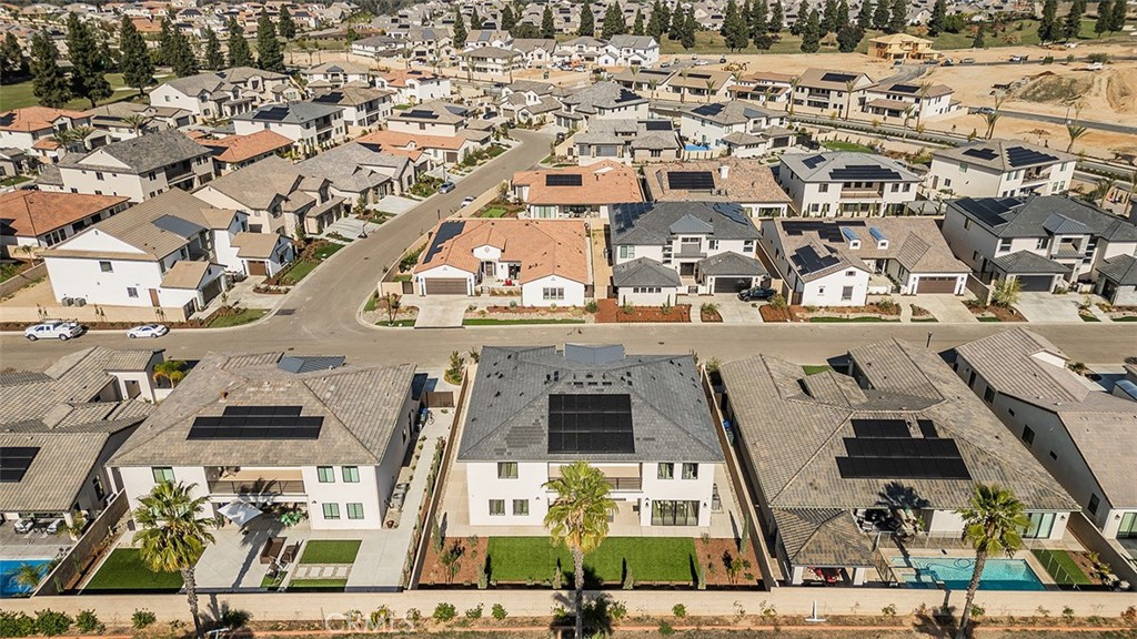 2315 E Courtside Dr, Fresno, CA 93730