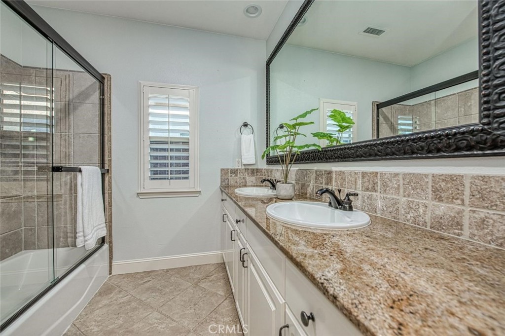 1867 N Rector, Fresno, CA 93619