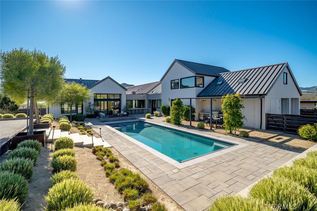 280 Jespersen Ln, San Luis Obispo, CA 93401