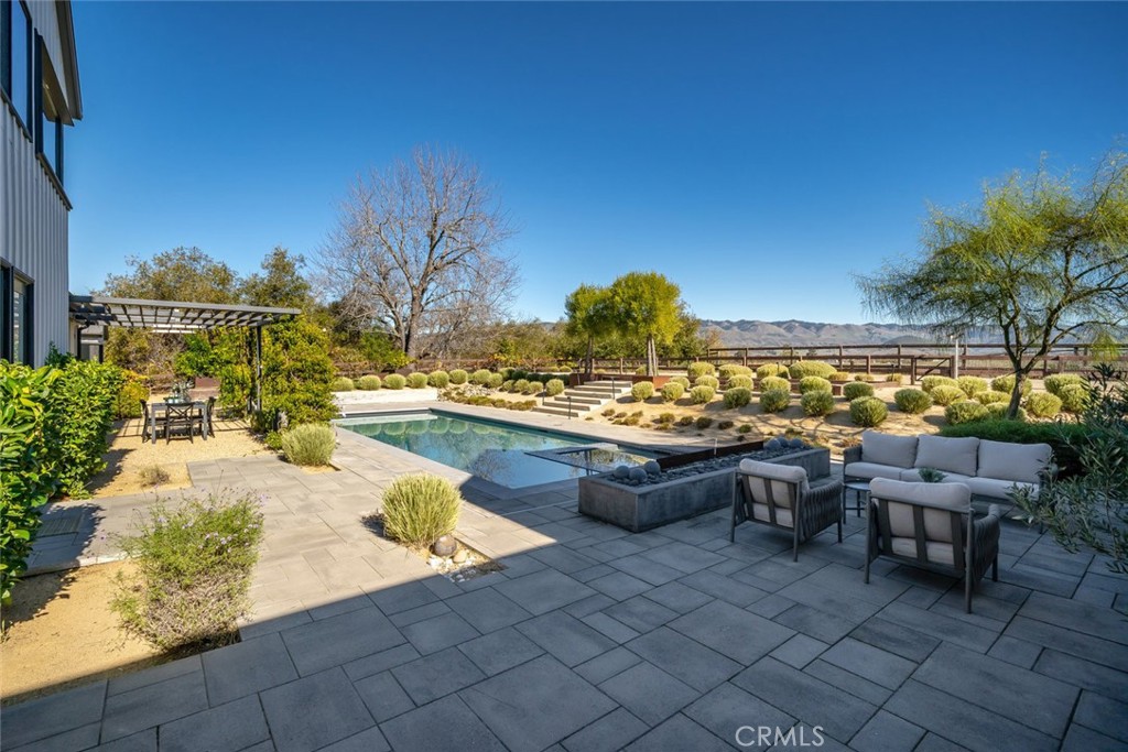 280 Jespersen Ln, San Luis Obispo, CA 93401