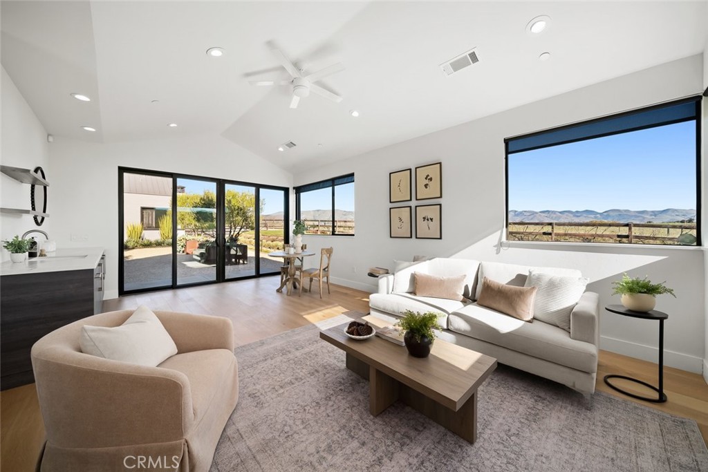 280 Jespersen Ln, San Luis Obispo, CA 93401