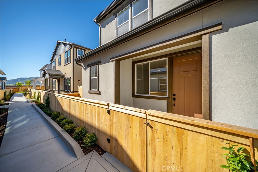 209 Foxtrot Ct, San Luis Obispo, CA 93401