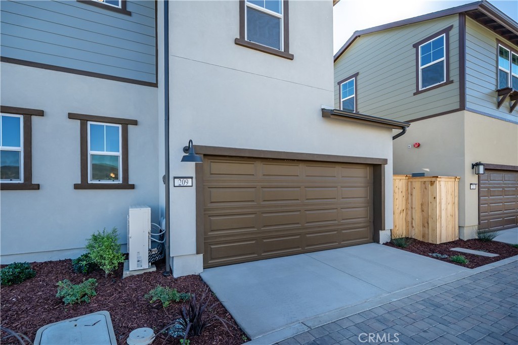 209 Foxtrot Ct, San Luis Obispo, CA 93401