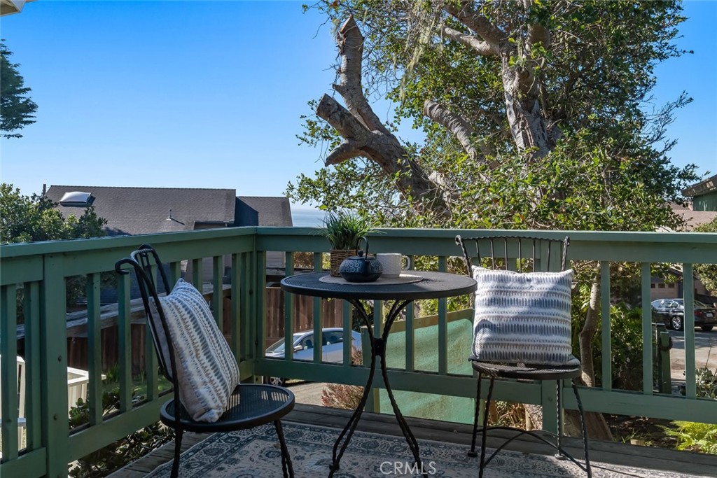 523 Derby Ln, Cambria, CA 93428