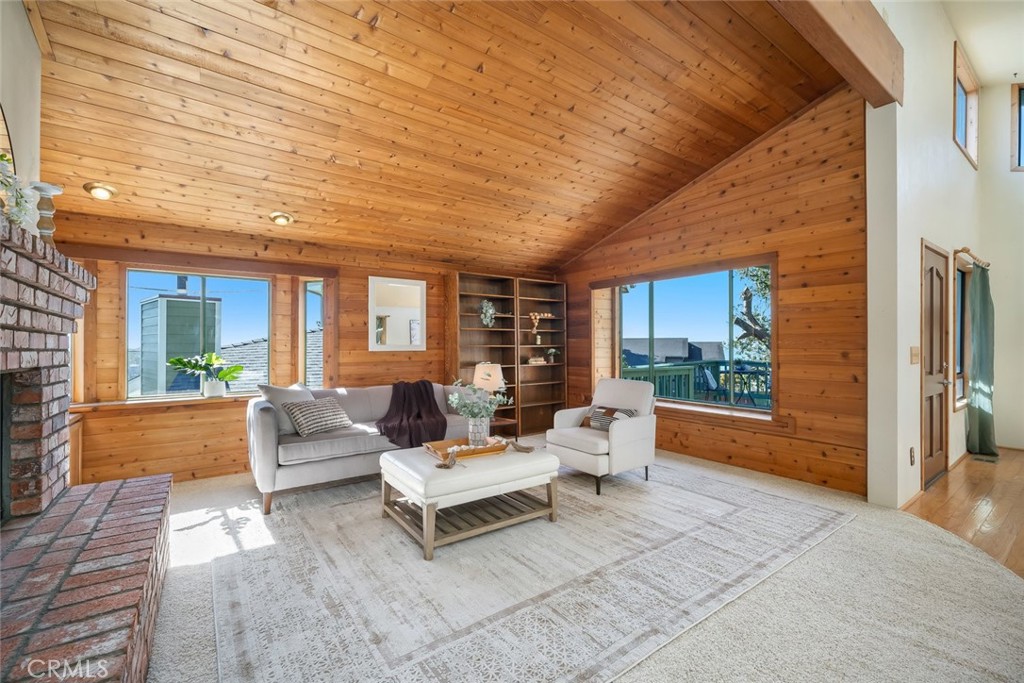 523 Derby Ln, Cambria, CA 93428