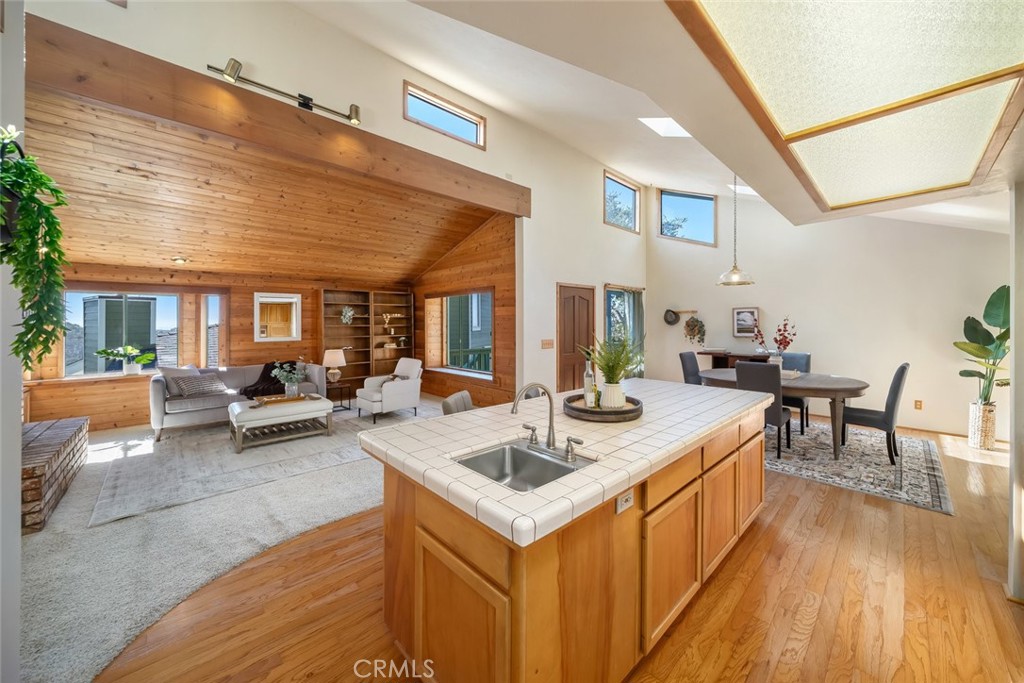 523 Derby Ln, Cambria, CA 93428