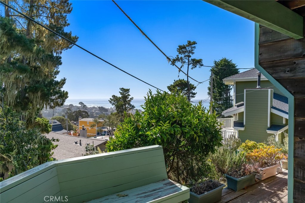 523 Derby Ln, Cambria, CA 93428