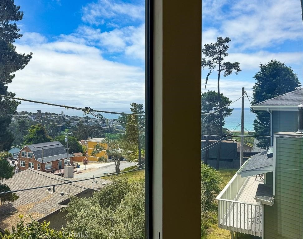 523 Derby Ln, Cambria, CA 93428