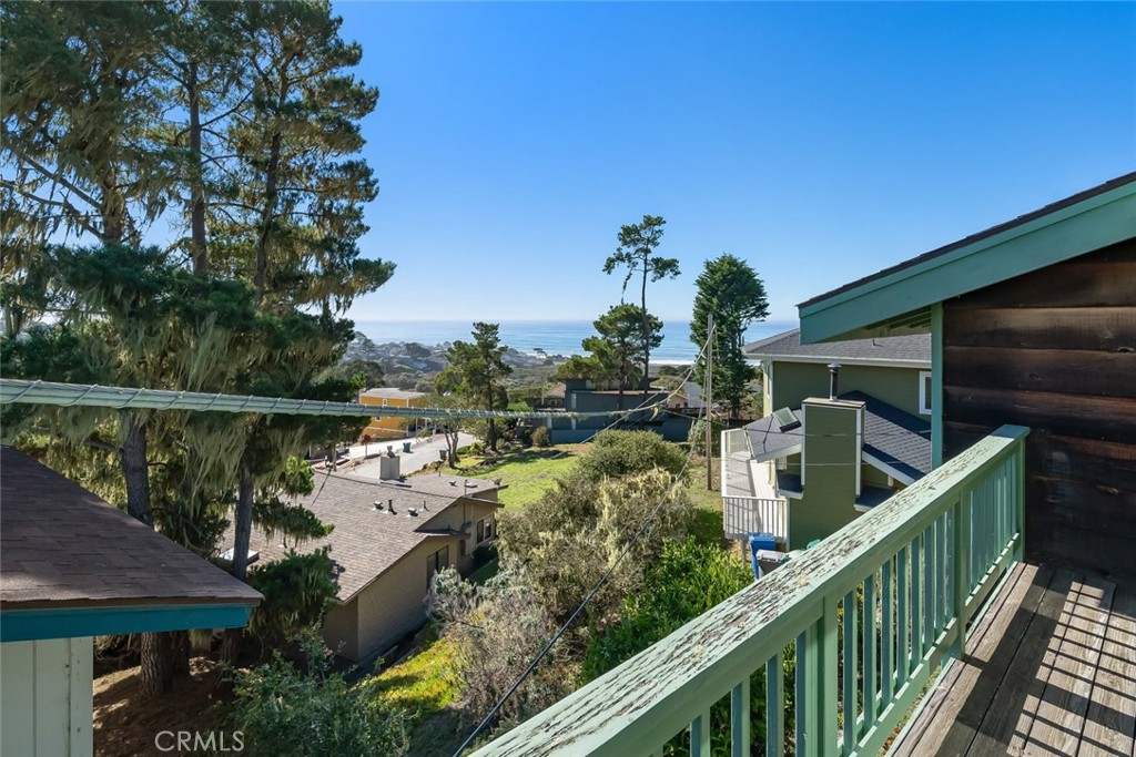 523 Derby Ln, Cambria, CA 93428