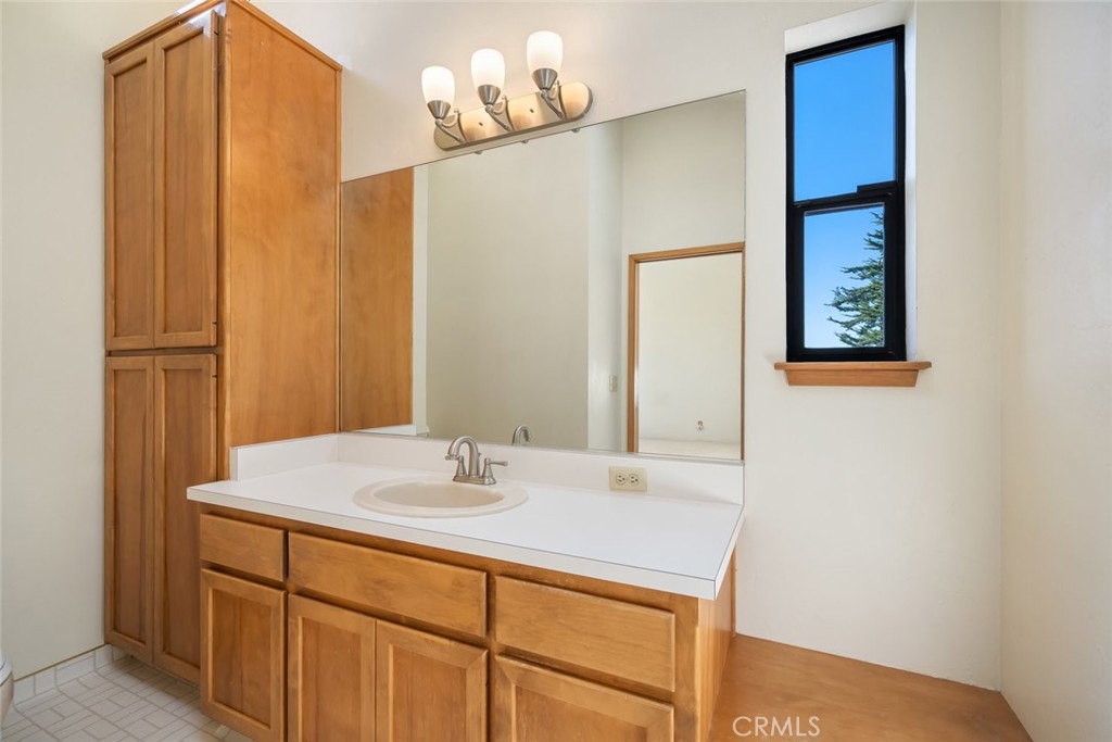 523 Derby Ln, Cambria, CA 93428