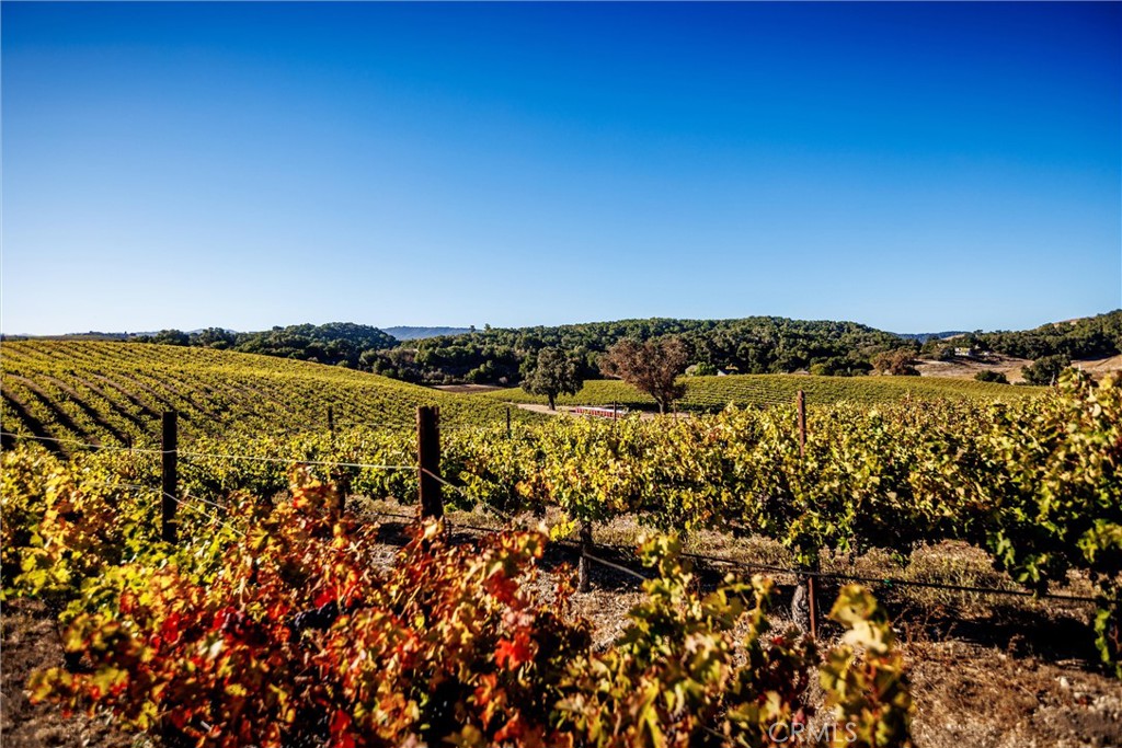 3000 Oakdale Rd., Paso Robles, CA 93446