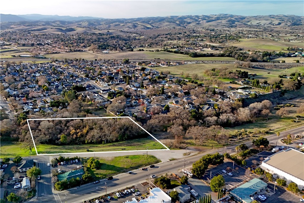 42 Old County, Templeton, CA 93465