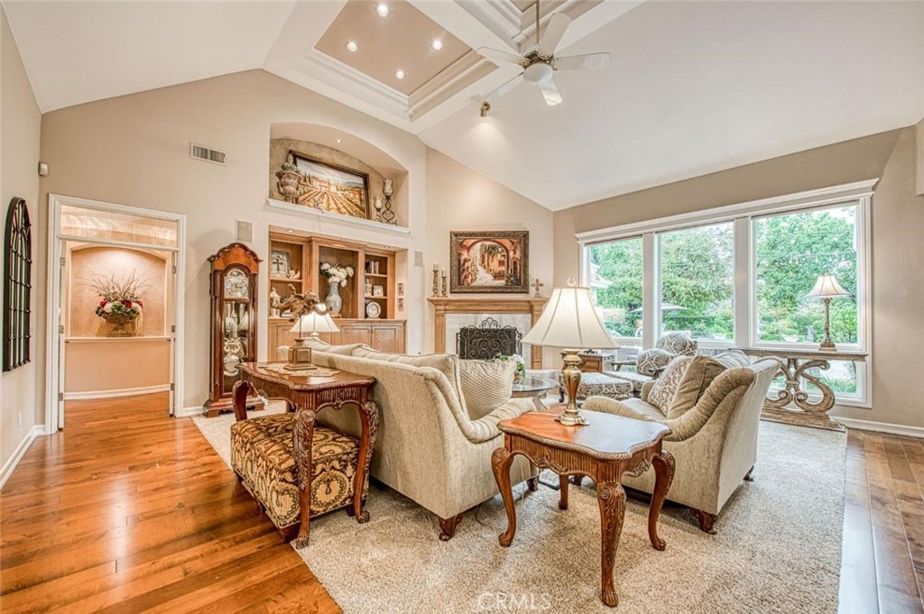 1181 E Newhall, Fresno, CA 93720