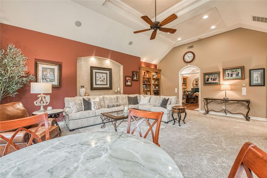 1181 E Newhall, Fresno, CA 93720