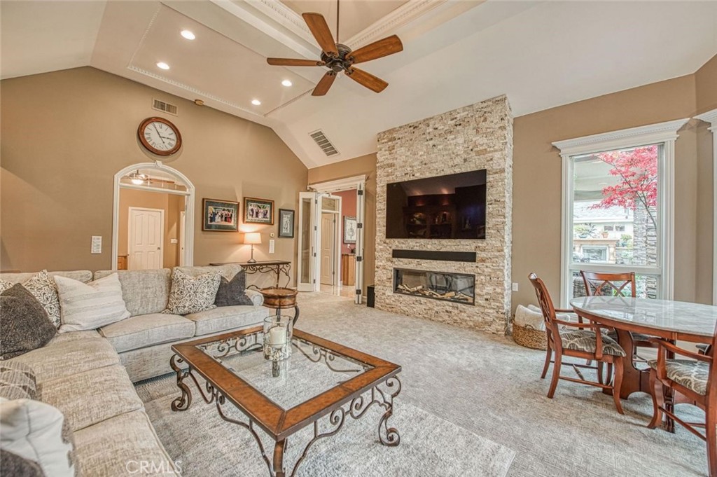 1181 E Newhall, Fresno, CA 93720