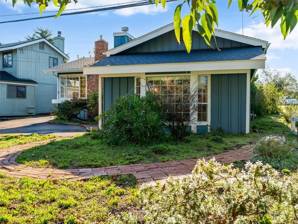 2910 Burton Dr, Cambria, CA 93428