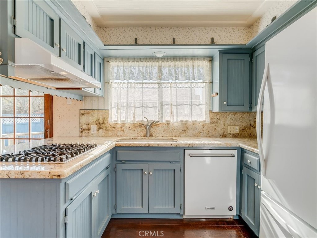 2910 Burton Dr, Cambria, CA 93428