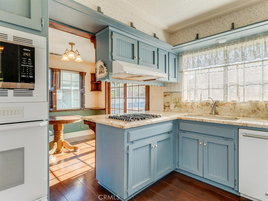 2910 Burton Dr, Cambria, CA 93428