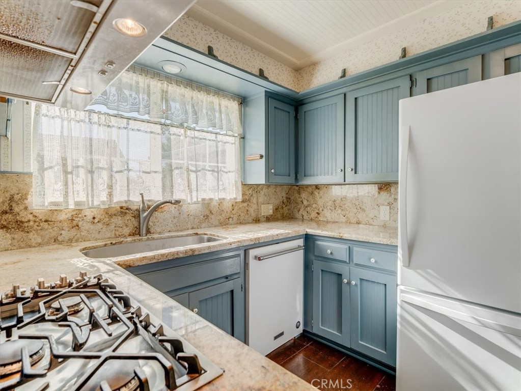 2910 Burton Dr, Cambria, CA 93428