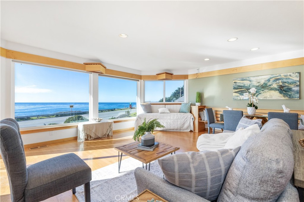 208 Weymouth, Cambria, CA 93428