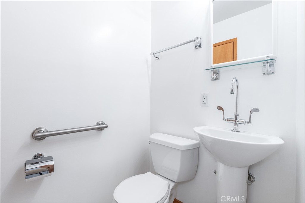 208 Weymouth, Cambria, CA 93428