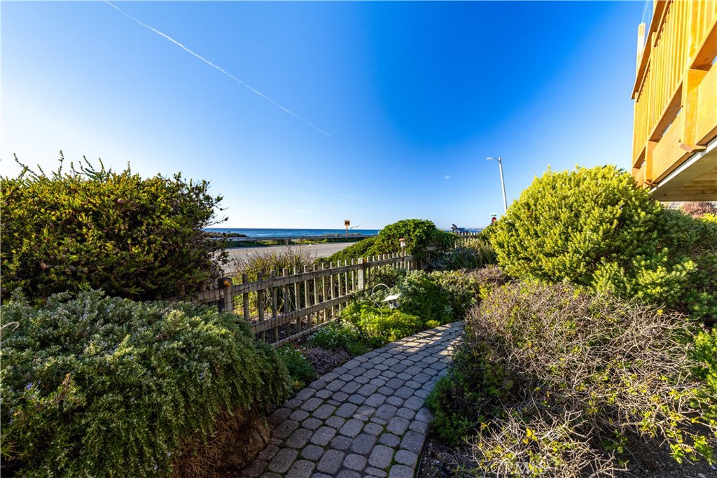 208 Weymouth, Cambria, CA 93428