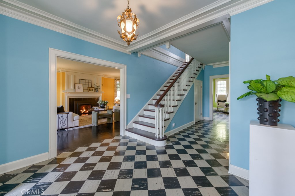 605 E Home Ave, Fresno, CA 93728