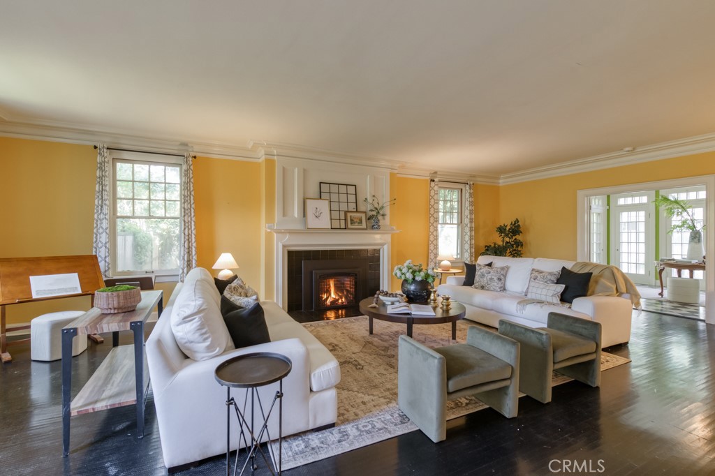 605 E Home Ave, Fresno, CA 93728