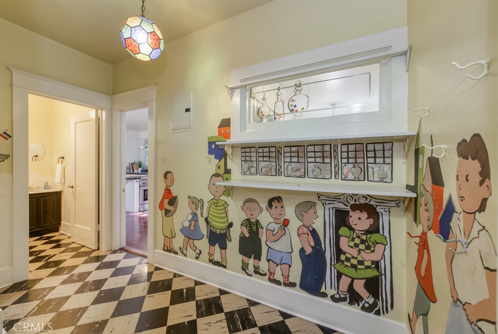 605 E Home Ave, Fresno, CA 93728