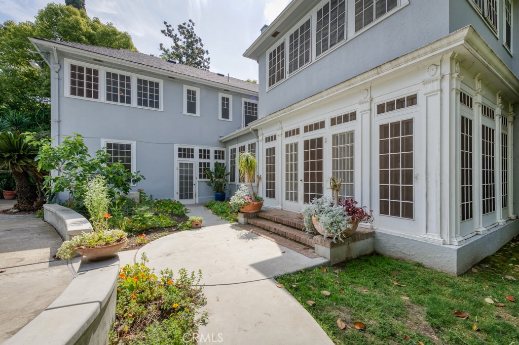 605 E Home Ave, Fresno, CA 93728