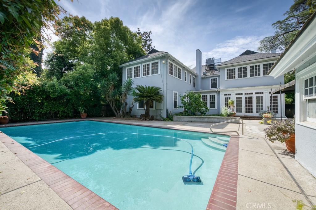 605 E Home Ave, Fresno, CA 93728