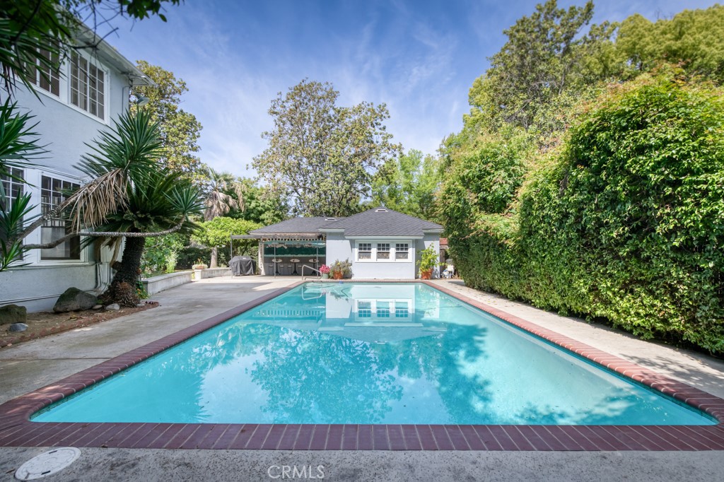 605 E Home Ave, Fresno, CA 93728