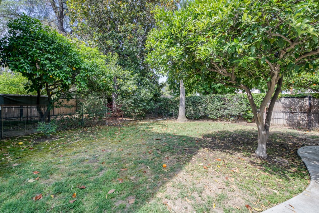 605 E Home Ave, Fresno, CA 93728