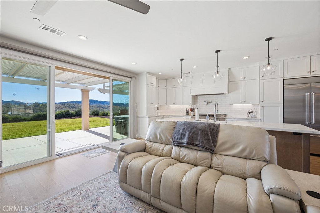 2210 Holly Drive, Paso Robles, CA 93446