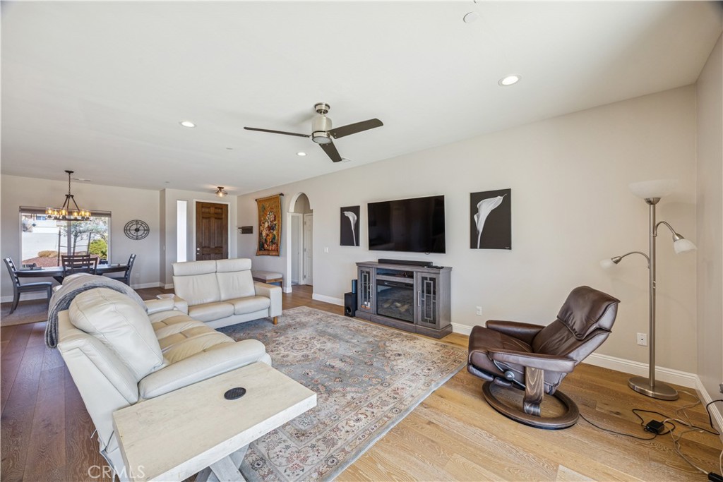 2210 Holly Drive, Paso Robles, CA 93446