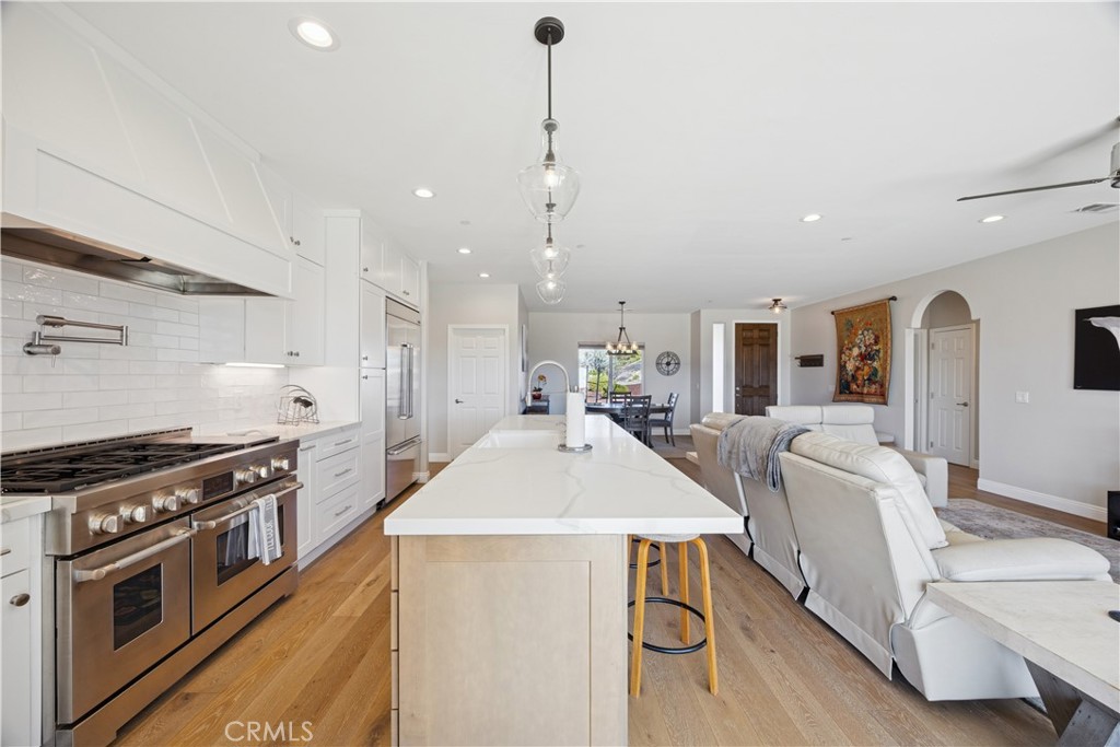 2210 Holly Drive, Paso Robles, CA 93446