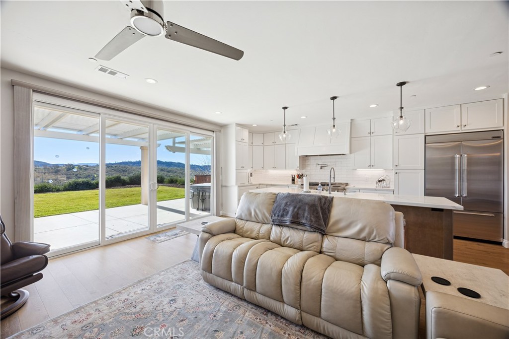 2210 Holly Drive, Paso Robles, CA 93446