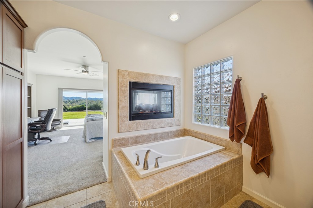 2210 Holly Drive, Paso Robles, CA 93446
