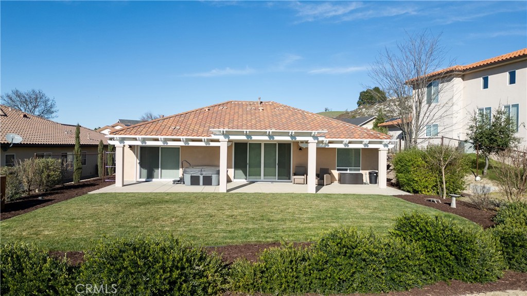 2210 Holly Drive, Paso Robles, CA 93446