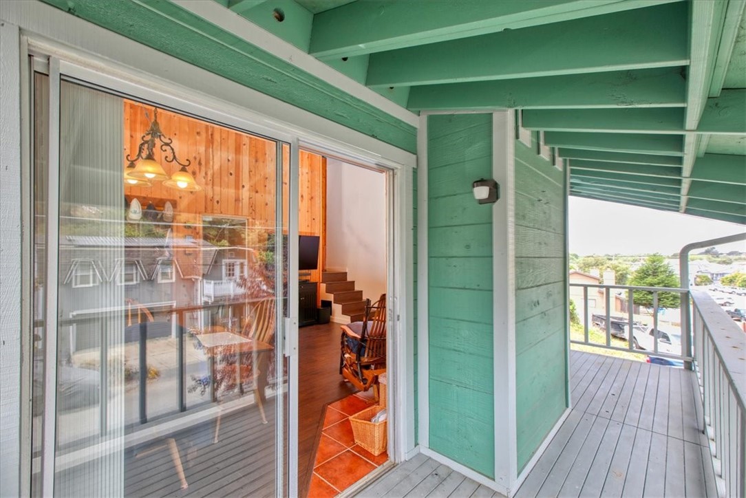 910 Sheffield St, Cambria, CA 93428