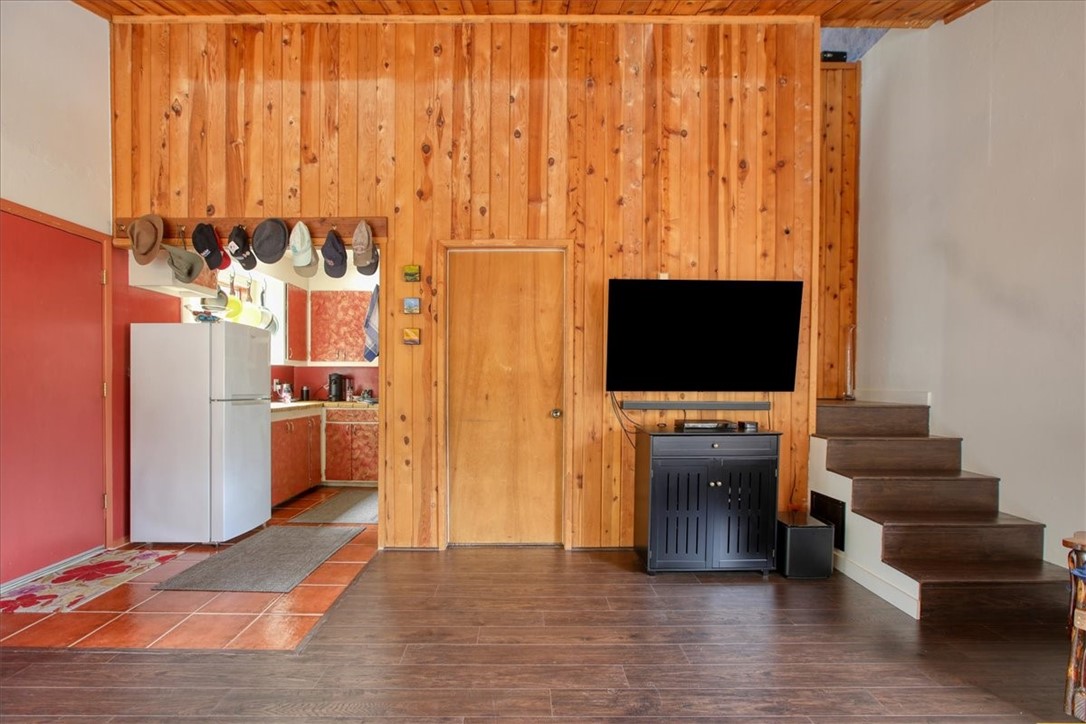 910 Sheffield St, Cambria, CA 93428