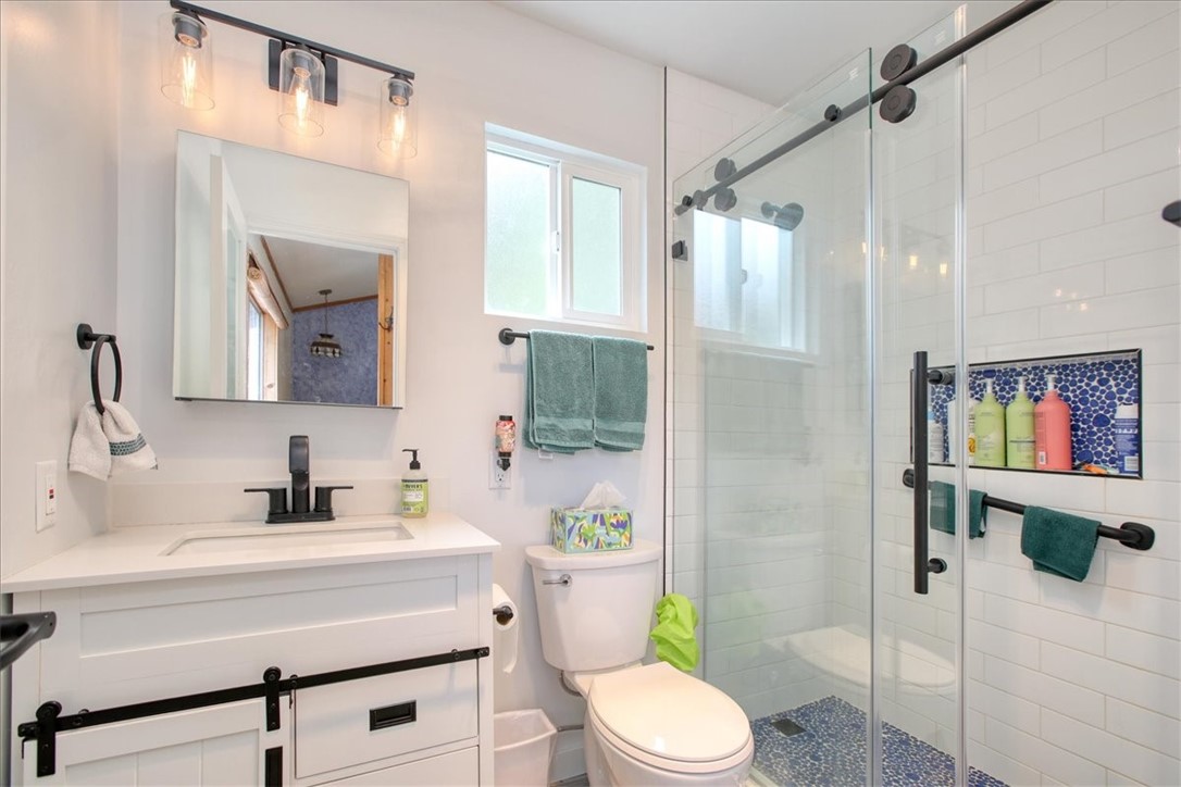 910 Sheffield St, Cambria, CA 93428