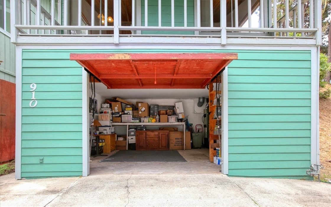 910 Sheffield St, Cambria, CA 93428