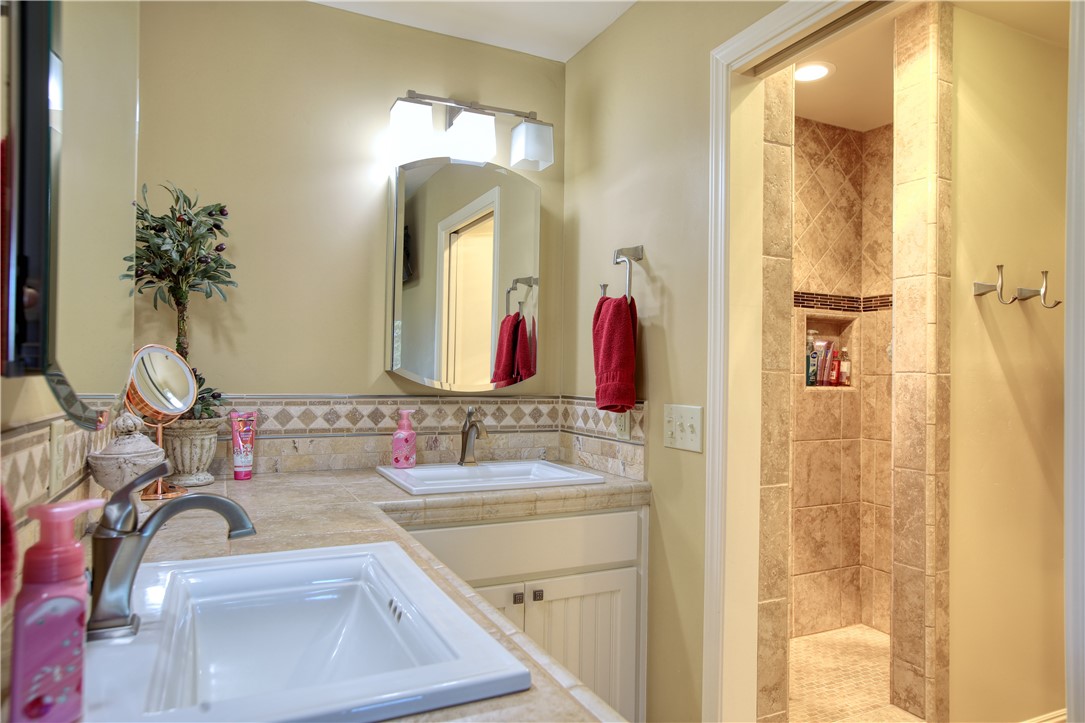 583 Plymouth St, Cambria, CA 93428