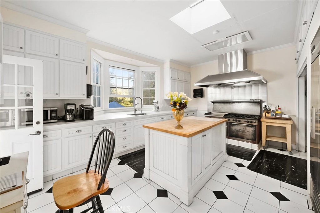 2476 Main Street, Cambria, CA 93428