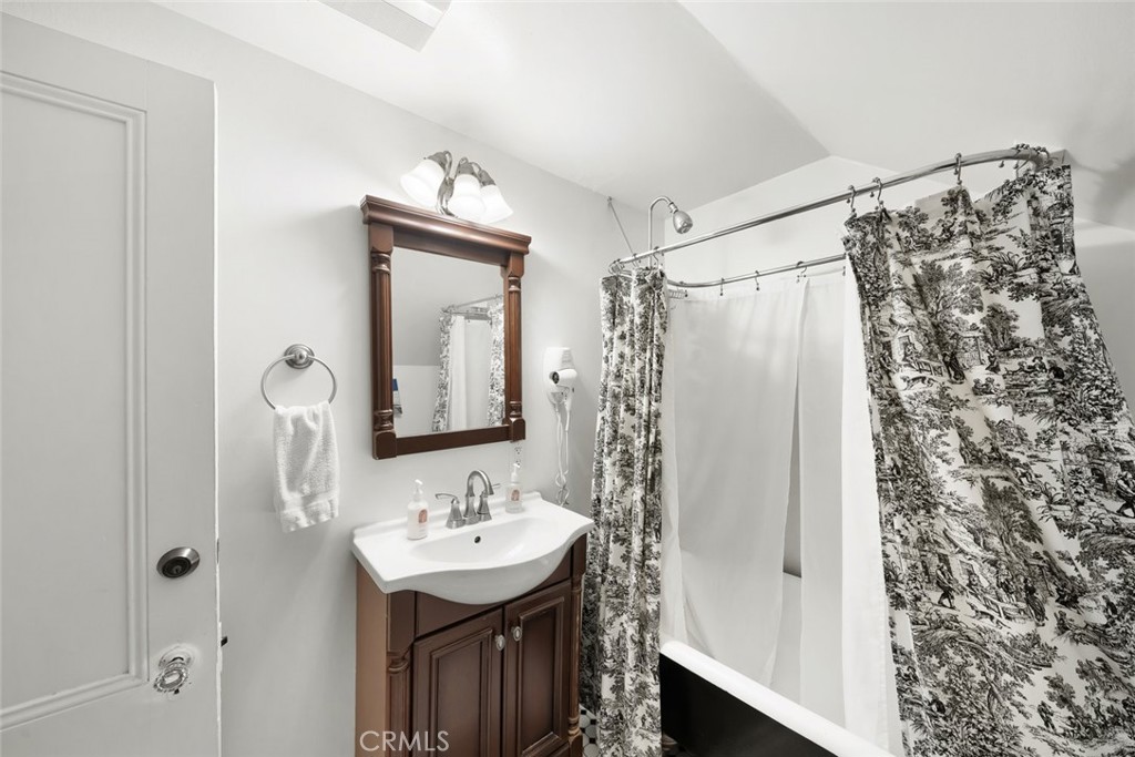 2476 Main Street, Cambria, CA 93428