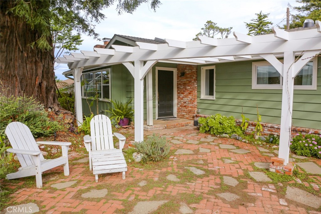 2410 Langton St, Cambria, CA 93428
